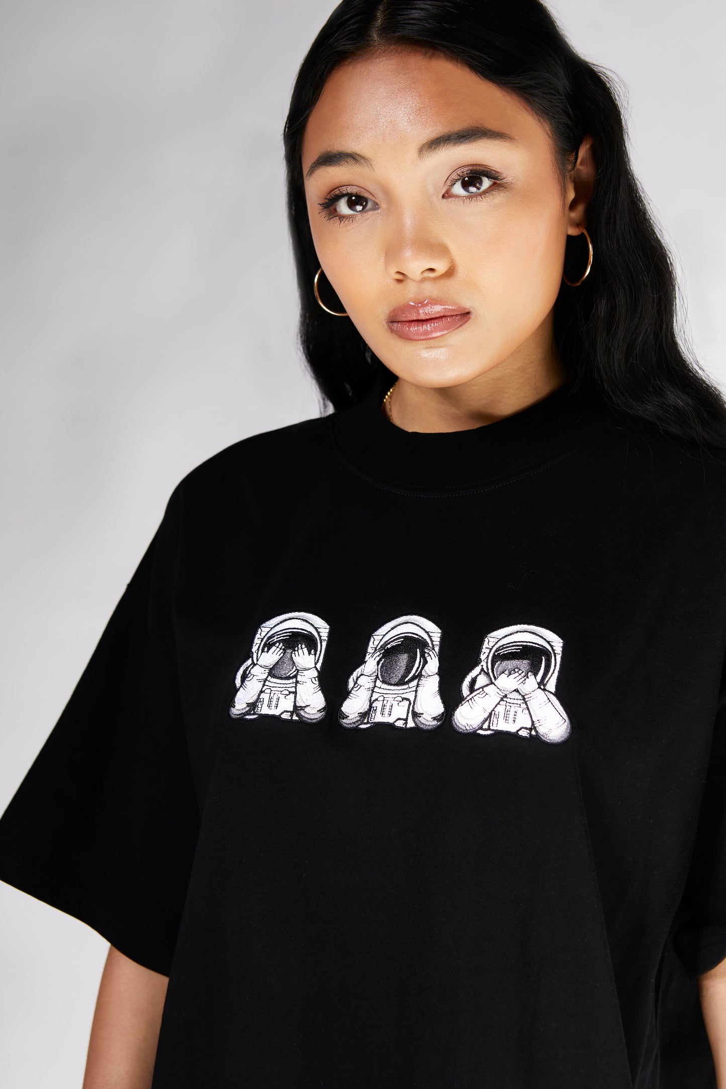 ASTRO EMBROIDERED T-SHIRT BLACK
