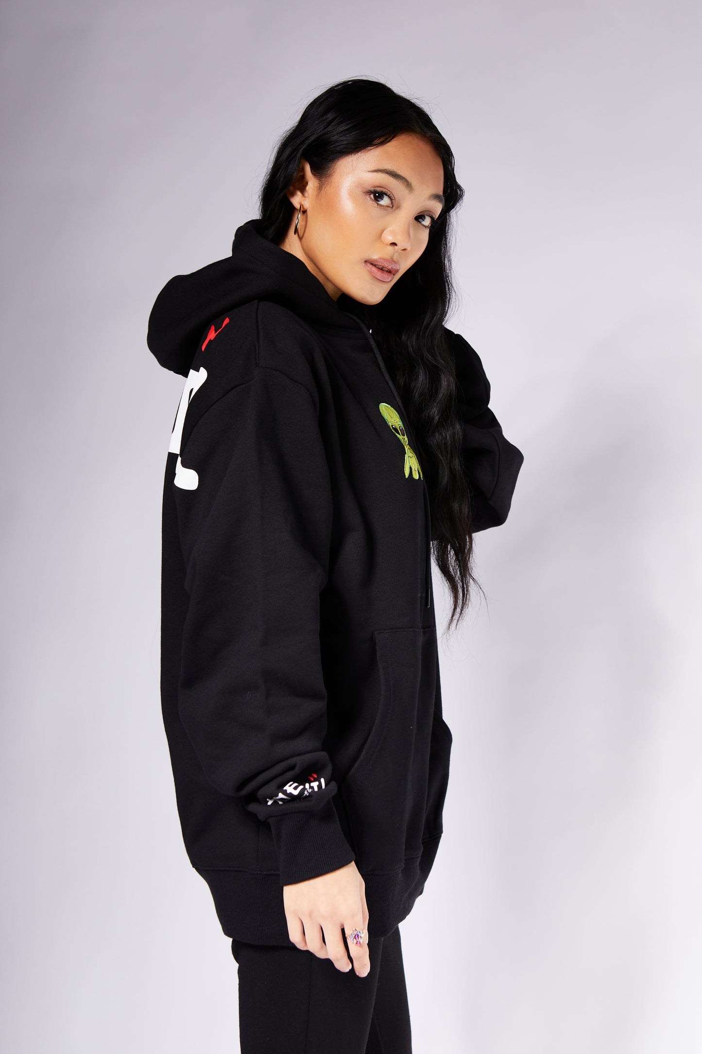 ALIEN EMBROIDERED HOODIE BLACK