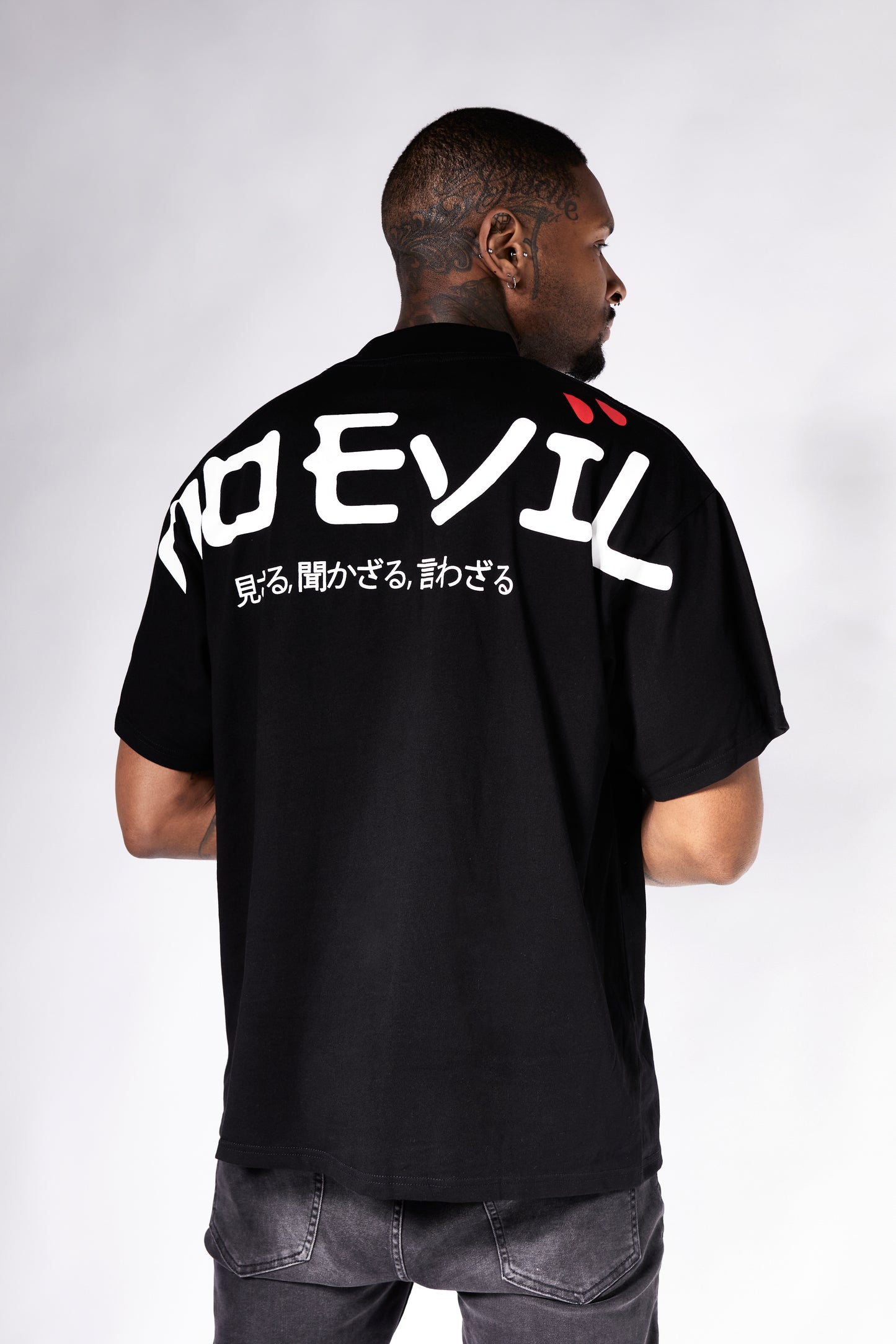 ALIEN EMBROIDERED T-SHIRT BLACK